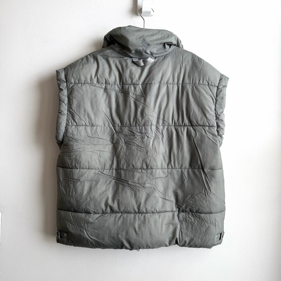 Free People Movement In a Bubble Puffer Vest Gray Small Ladies FP Activewear Zip - Picture 2 of 5